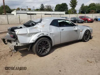 2019 Dodge Challenger R/T Scat Pack z VIN 2C3CDZFJ8KH642376, wystawiony jako Copart lot #74130094 z przebiegiem 59 742 mil mil oraz Szkoda całkowita • Salvage title. Historia ofert i sprzedaży dostępna na DreamBid. Obrazek 3.