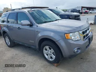 2008 Ford Escape Hybrid with VIN 1FMCU59HX8KB35313, listed as a IAAI auction lot 41883595 with 103,846 mi miles. Bid and sale history available at carsss.com. Image 1.