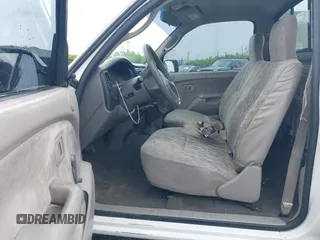 2003 Toyota Tacoma with VIN 5TENL42N33Z185971, listed as a IAAI auction lot 41994790 with 269,158 mi miles and . Bid and sale history available at DreamBid. Image 5.