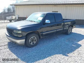 2002 Chevrolet Silverado 1500 LS with VIN 2GCEC19V321341014, listed as a IAAI auction lot 41778362 with 232,782 mi miles. Bid and sale history available at carsss.com. Image 2.