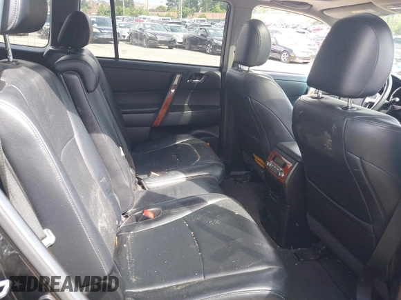 2013 Toyota Highlander Limited z VIN 5TDDK3EH4DS195650, wystawiony jako IAAI lot #42667439 z przebiegiem 136 105 mil mil oraz . Historia ofert i sprzedaży dostępna na DreamBid. Obrazek 8.