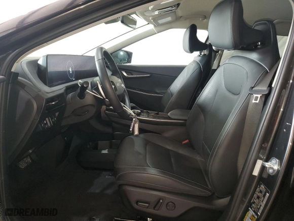 2023 Kia EV6 Wind with VIN KNDC34LA3P5128911, listed as a Copart auction lot 67676254 with 33,847 mi miles and Non Repairable. Bid and sale history available at carsss.com. Image 7.