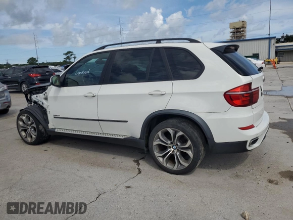 2013 BMW X5 xDrive50i with VIN 5UXZV8C52D0C15370, listed as a Copart auction lot 62293645 with 90,611 mi miles and Clean title. Bid and sale history available at DreamBid. Image 2.