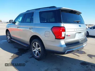 2024 Ford Expedition XLT with VIN 1FMJU1H81REA58591, listed as a IAAI auction lot 41387275 with 3,173 mi miles. Bid and sale history available at carsss.com. Image 3.
