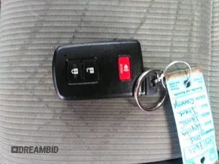 2013 Toyota Prius One z VIN JTDKDTB34D1033086, wystawiony jako IAAI lot #40364357 z przebiegiem 96 948 mil mil oraz . Historia ofert i sprzedaży dostępna na DreamBid. Obrazek 11.