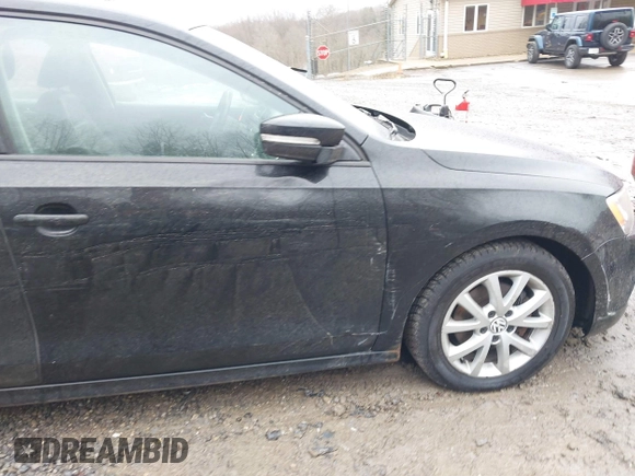 2011 Volkswagen Jetta SE с VIN 3VWBZ7AJ9BM395274, выставлен на аукционе IAAI как лот 41672902 с пробегом 79 218 миль миль и . История ставок и продаж доступна на DreamBid. Изображение 17.