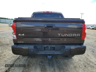 2018 Toyota Tundra SR5 z VIN 5TFHW5F17JX690045, wystawiony jako Copart lot #58222455 z przebiegiem 29 988 mil mil oraz Szkoda całkowita • Salvage title. Historia ofert i sprzedaży dostępna na DreamBid. Obrazek 6.