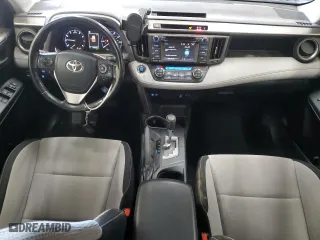 2018 Toyota RAV4 XLE with VIN JTMRFREV1JJ736777, listed as a Copart auction lot 52329605 with 60,069 mi miles and Salvage Title. Bid and sale history available at carsss.com. Image 8.