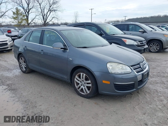 2007 Volkswagen Jetta Wolfsburg Edition с VIN 3VWEF71K97M077502, выставлен на аукционе IAAI как лот 41193243 с пробегом 135 259 миль миль и . История ставок и продаж доступна на DreamBid. Изображение 1.