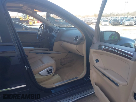 2008 Mercedes-Benz M 550 with VIN 4JGBB72E88A375401, listed as a IAAI auction lot 41748376 with 97,784 mi miles and . Bid and sale history available at carsss.com. Image 5.