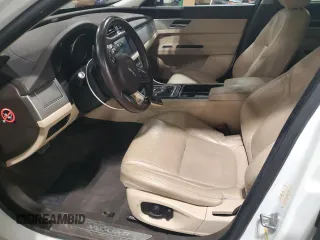 2016 Jaguar XF 35t Prestige z VIN SAJBK4BV7GCY12036, wystawiony jako Copart lot #57208875 z przebiegiem 186 080 mil mil oraz Szkoda całkowita • Salvage title. Historia ofert i sprzedaży dostępna na DreamBid. Obrazek 7.