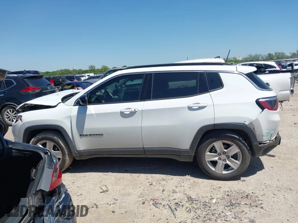 2022 Jeep Compass Latitude с VIN 3C4NJCBB4NT210839, выставлен на аукционе IAAI как лот 42085461 с пробегом 27 638 миль миль и . История ставок и продаж доступна на DreamBid. Изображение 14.