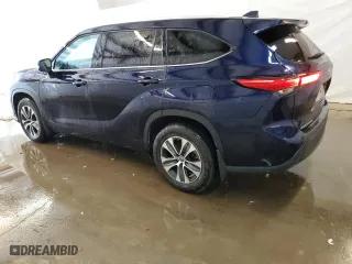 2022 Toyota Highlander XLE with VIN 5TDHZRBH8NS566380, listed as a Copart auction lot 52572785 with 109,103 mi miles and Clean Title. Bid and sale history available at carsss.com. Image 2.
