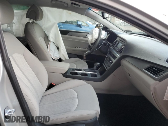 2016 Hyundai Sonata Hybrid SE with VIN KMHE24L18GA010996, listed as a Copart auction lot 57464962 with 32,458 mi miles. Bid and sale history available at carsss.com. Image 5.