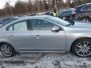 2012 Volvo S60 T6 z VIN YV1902FH3C2040401, wystawiony jako IAAI lot #41230447 z przebiegiem 119 443 mil mil oraz . Historia ofert i sprzedaży dostępna na DreamBid. Obrazek 13.