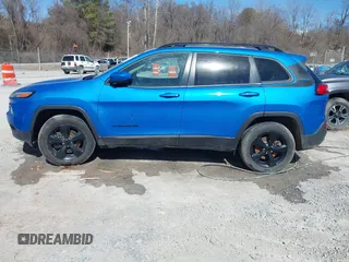 2018 Jeep Cherokee Latitude z VIN 1C4PJMCB5JD592960, wystawiony jako IAAI lot #41599164 z przebiegiem 155 038 mil mil oraz . Historia ofert i sprzedaży dostępna na DreamBid. Obrazek 14.