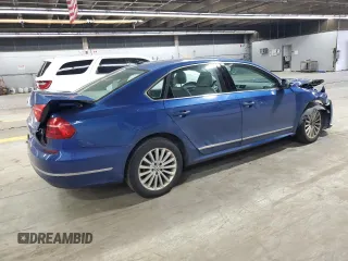 2016 Volkswagen Passat SE z VIN 1VWBT7A37GC017997, wystawiony jako Copart lot #55146215 z przebiegiem Nie podano mil oraz Szkoda całkowita • Salvage title. Historia ofert i sprzedaży dostępna na DreamBid. Obrazek 3.