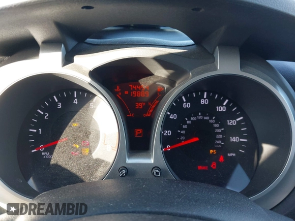 2014 Nissan Juke S with VIN JN8AF5MV7ET360088, listed as a IAAI auction lot 41480078 with 74,545 mi miles. Bid and sale history available at carsss.com. Image 7.