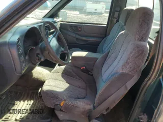 1998 GMC Sonoma with VIN 1GTCS1449WK508202, listed as a Copart auction lot 85670944 with 269,162 mi miles and Non Repairable. Bid and sale history available at carsss.com. Image 7.