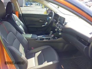 2022 Nissan Sentra SR z VIN 3N1AB8DV2NY308788, wystawiony jako IAAI lot #41999775 z przebiegiem 33 024 mil mil oraz . Historia ofert i sprzedaży dostępna na DreamBid. Obrazek 5.