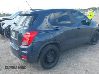 2018 Chevrolet Trax LS with VIN 3GNCJKSB4JL377396, listed as a IAAI auction lot 41943133 with 185,449 mi miles. Bid and sale history available at carsss.com. Image 4.