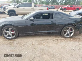 2014 Chevrolet Camaro LT z VIN 2G1FC1E38E9219031, wystawiony jako IAAI lot #41922230 z przebiegiem 135 539 mil mil oraz . Historia ofert i sprzedaży dostępna na DreamBid. Obrazek 14.