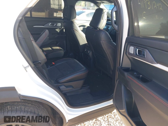 2025 Ford Explorer ST z VIN 1FMWK8GC9SGA40313, wystawiony jako IAAI lot #41931242 z przebiegiem 9 279 mil mil oraz . Historia ofert i sprzedaży dostępna na DreamBid. Obrazek 8.