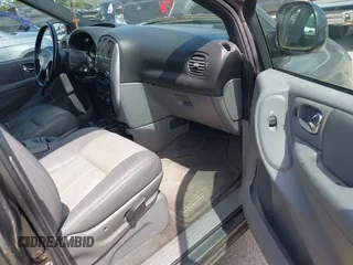 2004 Chrysler Town & Country Touring with VIN 2C4GP54L04R534395, listed as a IAAI auction lot 42182506 with 195,611 mi miles and . Bid and sale history available at DreamBid. Image 5.