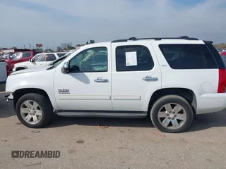 2011 GMC Yukon SLT with VIN 1GKS1CE03BR347941, listed as a IAAI auction lot 41637343 with 198,830 mi miles. Bid and sale history available at carsss.com. Image 15.