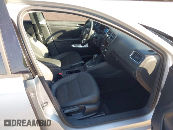 2012 Volkswagen Jetta SE with VIN 3VWDP7AJ3CM309327, listed as a IAAI auction lot 42053827 with 139,802 mi miles and . Bid and sale history available at DreamBid. Image 5.