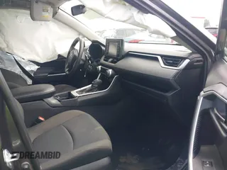 2021 Toyota RAV4 LE z VIN 2T3H1RFV5MC155993, wystawiony jako IAAI lot #42259037 z przebiegiem 79 719 mil mil oraz . Historia ofert i sprzedaży dostępna na DreamBid. Obrazek 5.