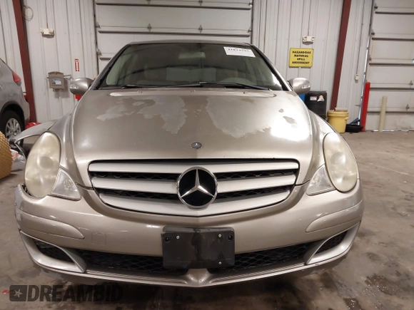 2006 Mercedes-Benz R-Class 3.5L with VIN 4JGCB65E26A030775, listed as a IAAI auction lot 41824593 with 149,889 mi miles. Bid and sale history available at carsss.com. Image 13.