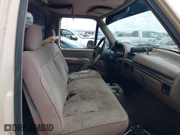 1993 Ford F-150 with VIN 1FTDF15N5PLB24462, listed as a IAAI auction lot 42720788 with Not provided miles and . Bid and sale history available at DreamBid. Image 5.