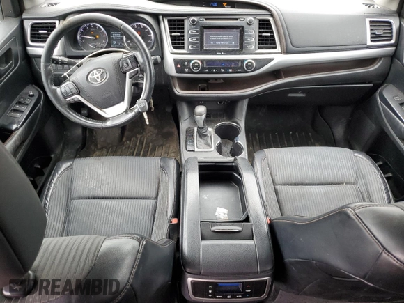 2015 Toyota Highlander LE Plus z VIN 5TDZKRFH5FS096605, wystawiony jako Copart lot #58652845 z przebiegiem 201 613 mil mil oraz Czysty tytuł • Clean title. Historia ofert i sprzedaży dostępna na DreamBid. Obrazek 8.
