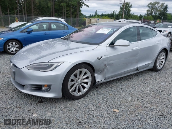 2017 Tesla Model S 60 z VIN 5YJSA1E11HF217633, wystawiony jako IAAI lot #42586913 z przebiegiem 152 987 mil mil oraz . Historia ofert i sprzedaży dostępna na DreamBid. Obrazek 2.