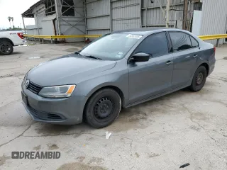 2012 Volkswagen Jetta S с VIN 3VW2K7AJ8CM312696, выставлен на аукционе Copart как лот 53392855 с пробегом 136 818 миль миль и Списание • Salvage title. История ставок и продаж доступна на DreamBid. Изображение 1.