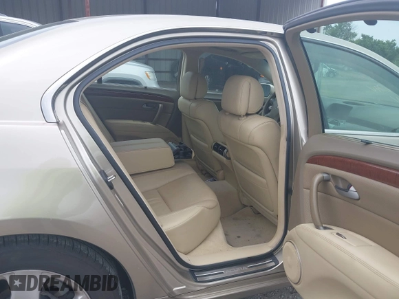 2007 Acura RL Technology with VIN JH4KB166X7C003922, listed as a IAAI auction lot 42293820 with 128,671 mi miles and . Bid and sale history available at DreamBid. Image 8.