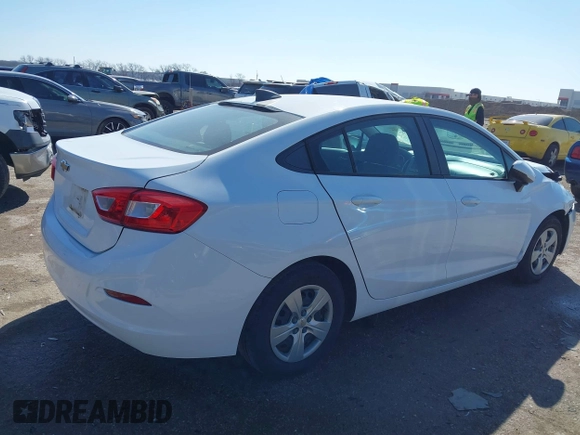 2017 Chevrolet Cruze LS z VIN 1G1BC5SM5H7156009, wystawiony jako IAAI lot #41667324 z przebiegiem 164 754 mil mil oraz . Historia ofert i sprzedaży dostępna na DreamBid. Obrazek 4.