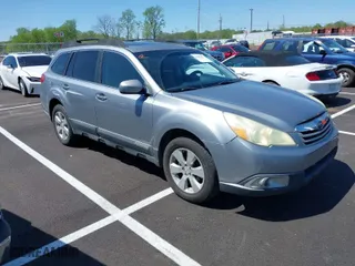 2010 Subaru Outback Prem All-Weathr/Pwr Moon with VIN 4S4BRBGC8A3376306, listed as a IAAI auction lot 41995572 with 190,965 mi miles. Bid and sale history available at carsss.com. Image 1.