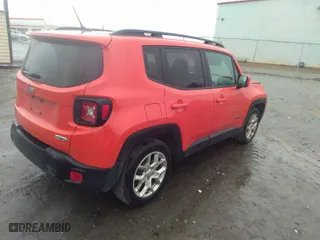 2017 Jeep Renegade Latitude with VIN ZACCJABB0HPG31271, listed as a IAAI auction lot 41567880 with 86,746 mi miles. Bid and sale history available at carsss.com. Image 4.