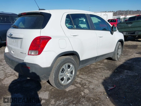 2015 Chevrolet Trax LS with VIN KL7CJKSB8FB113628, listed as a IAAI auction lot 41465345 with 89,245 mi miles. Bid and sale history available at carsss.com. Image 4.