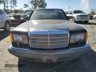 1988 Mercedes-Benz 560 with VIN WDBCA39D8JA407186, listed as a Copart auction lot 80227564 with 139,243 mi miles and Clean Title. Bid and sale history available at DreamBid. Image 5.