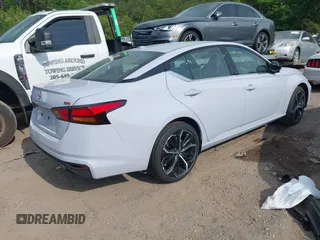 2025 Nissan Altima SR with VIN 1N4BL4CV0SN361223, listed as a IAAI auction lot 42152685 with 3,587 mi miles and . Bid and sale history available at DreamBid. Image 4.