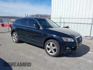 2011 Audi Q5 3.2L Premium Plus with VIN WA1DKAFP7BA006987, listed as a IAAI auction lot 41565702 with 260,201 mi miles. Bid and sale history available at carsss.com. Image 1.