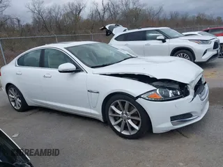 2015 Jaguar XF V6 Portfolio with VIN SAJWA0F7XF8U88039, listed as a IAAI auction lot 41459904 with 83,927 mi miles. Bid and sale history available at carsss.com. Image 13.