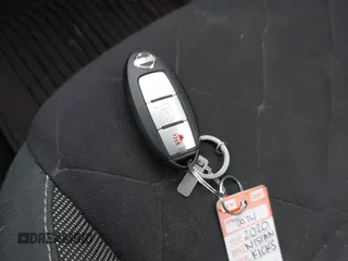 2020 Nissan Kicks S z VIN 3N1CP5BV9LL530914, wystawiony jako IAAI lot #41963479 z przebiegiem 93 062 mil mil oraz . Historia ofert i sprzedaży dostępna na DreamBid. Obrazek 11.