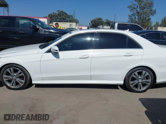 2014 Mercedes-Benz E 350 Sport with VIN WDDHF5KB8EB036758, listed as a IAAI auction lot 42550325 with 90,176 mi miles and . Bid and sale history available at DreamBid. Image 14.
