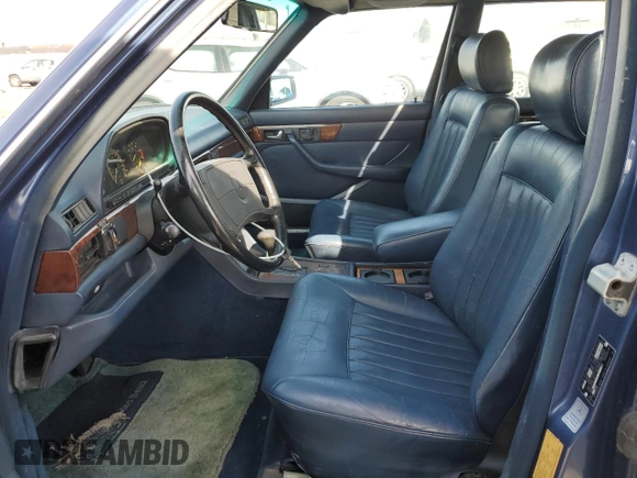 1986 Mercedes-Benz 560 with VIN WDBCA39DXGA234294, listed as a Copart auction lot 45984235 with 90,933 mi miles and Clean Title. Bid and sale history available at DreamBid. Image 7.