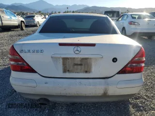 1998 Mercedes-Benz SLK-Class with VIN WDBKK47F1WF015342, listed as a Copart auction lot 77369564 with 192,528 mi miles and Clean Title. Bid and sale history available at carsss.com. Image 6.
