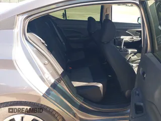 2020 Nissan Versa S z VIN 3N1CN8DV5LL865785, wystawiony jako IAAI lot #42091127 z przebiegiem 34 594 mil mil oraz . Historia ofert i sprzedaży dostępna na DreamBid. Obrazek 8.